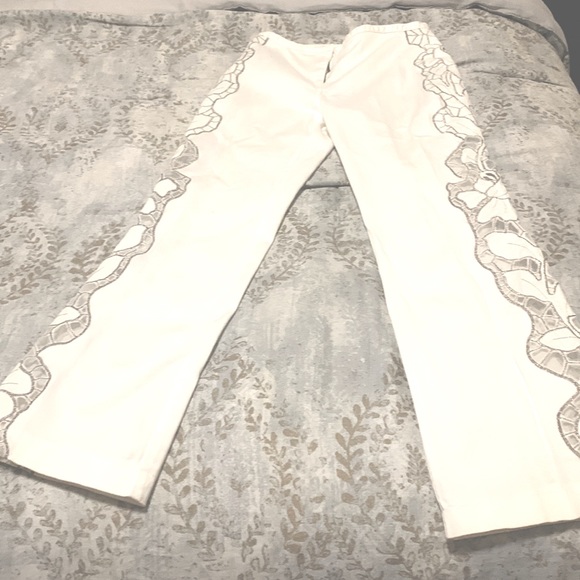 White pants with style design classy - Picture 2 of 4
